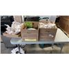 Image 1 : 2 BOXES OF ARTIFICIAL PLANTS AND DECOR