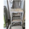 Image 2 : Aluminum 6'/4'/3' Stepladders (3)