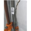 Image 2 : 6-Large Wood Clamps - 6 X $