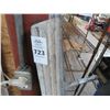 Image 2 : 2-Cement Floats - 2 X $
