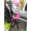 Image 2 : Pedestal Pink Bubble Game Coin Op Dispenser