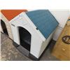 Image 1 : Plastic Dog House - Blue