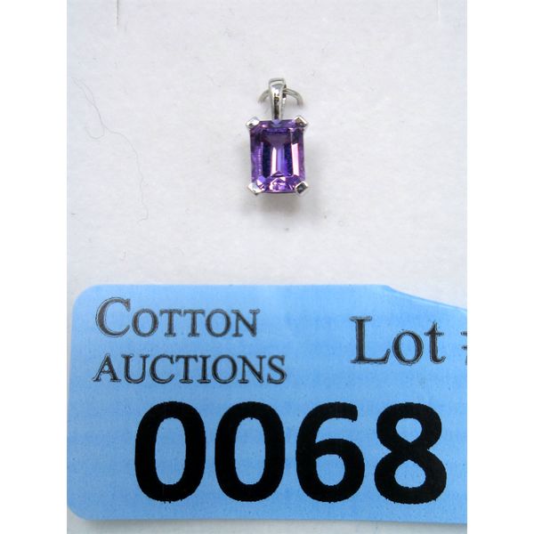 10 KT White Gold Amethyst Pendant 