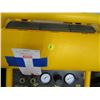 Image 2 : Dewalt Portable 225 PSI Air Compressor