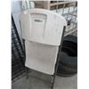 Image 2 : Lifetime Folding Chairs (2)