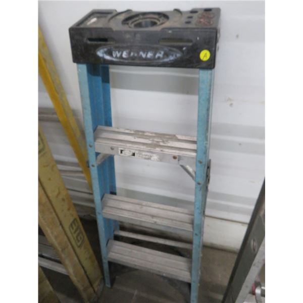 Louisville or Werner 4' F/G Stepladder