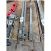 Image 1 : 3-Metal 3'/2' Clamps - 3 X $