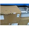 Image 1 : 13-Dayton S/S Double Sink - 13 X $
