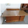 Image 1 : Oak Executive Desk w/Credenza