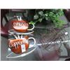 Image 1 : Hanging Metal Plant Holders (Pair), Metal Coffee Signs (2)
