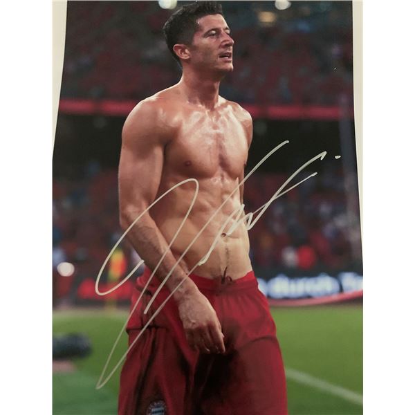 Bayern Munich Soccer player Robert Lewandowski signed photo
