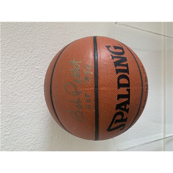 Bob Pettit signed basketball