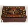Image 1 : SMALL ANTIQUE WOOD BOX
