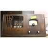 Image 1 : 1940S VIKING RADIO WITH WALNUT CABINET