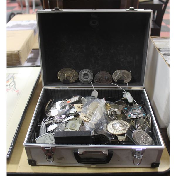 ONE LOT OF VINTAGE BELT BUCKLES IN METAL