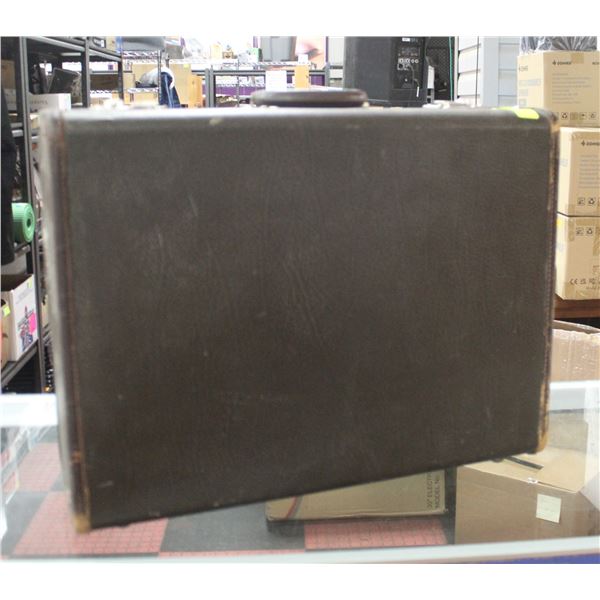 HARDSHELL WOOD TRIM SUITCASE