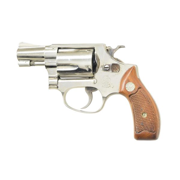 SMITH & WESSON MODEL 36 J-FRAME REVOLVER.