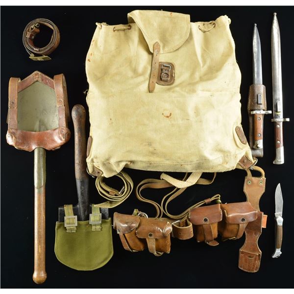 GROUP OF WWII ERA EUROPEAN MILITARIA & FIELD