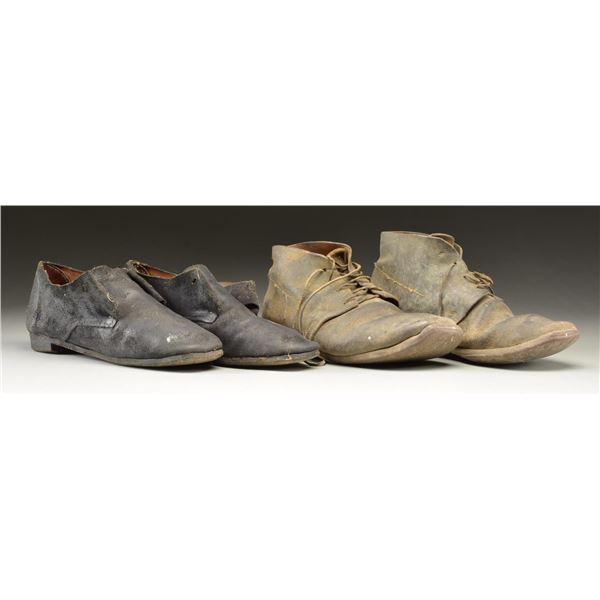 2 PAIRS OF U.S. MILITARY SHOES.