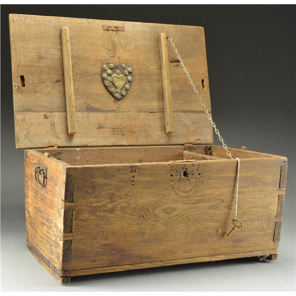 EARLY DOVETAIL WOODEN BOX POSSIBLY USED BY A