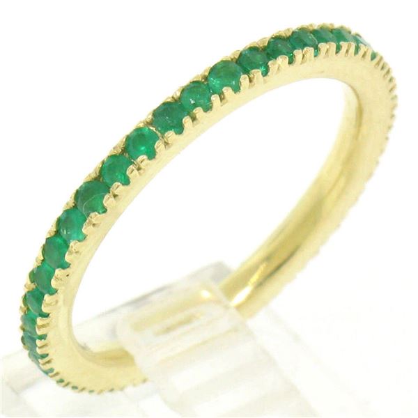 NEW 18k Yellow Gold Stackable .67 ctw Rich Green Round Emerald Eternity Band Rin