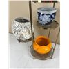 Image 2 : Metal Stand with Vases