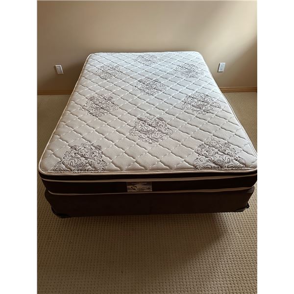 The Brick - Fitness Series Dreamer Double Mattress and Box Spring