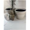 Image 2 : Planters Lot