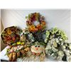 Image 2 : Wreaths/Fall Décor Lot