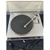 Image 2 : JVC WL-A200 Record Player