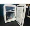 Image 2 : Lot of 1 AstroAI Portable Mini Fridge (White) - 4L/6 Can Capacity