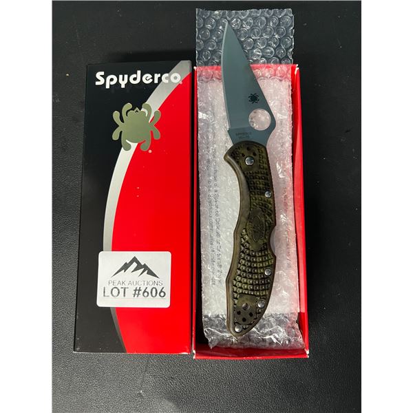 Lot of 1 Spyderco Delica 4 Lightweight Zome Green Folding Knife