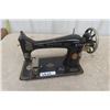 Image 1 : Vintage Singer Sewing Machine