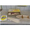 Image 1 : Craft Models Incorporated Deluxe Runaboot Boat Model Kit in Box