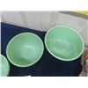Image 6 : Set of 4 Vintage Fire King Jadeite Swirl Design Mixing Bowls
