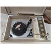Image 2 : RCA Victor Portable Record Player
