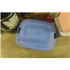 Image 2 : 5 Plastic Totes with Lids - 45-60 L