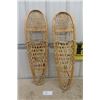 Image 6 : Pair of Made in Canada Snowshoes 10"×36" - 1 Missing Foot Harness