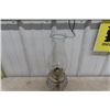 Image 4 : Vintage Clear Glass Oil Lamp