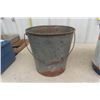 Image 4 : North Star 25 Lb Grease Tin, Esso 5 Gal Oil Pail