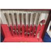 Image 3 : 1881 Rogers by Oneida 39 pc Community Flatware Set in Box 