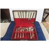 Image 1 : 55 pc Nobility Oneida ' Wind Song' Flatware in Box