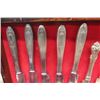 Image 7 : 2 Boxes Flatware - 43 pcs Original Rogers, 49 Pieces 2 Pattern Community