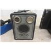 Image 5 : 5 Vintage Cameras- 2 Teco 'Eatons' Box Cameras, Kodamatic 970L in Box, Poloroid Square Shooter, Niko