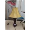 Image 4 : Stand 16" x 20" + Table Lamp