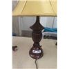 Image 5 : Stand 16" x 20" + Table Lamp