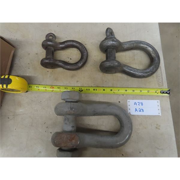 3 Different Sized Clevises 