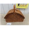 Image 5 : Large Wicker Picnic Basket with Original Utensils - Really Nice - Very Good Condition