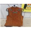 Image 5 : Vintage First Nations Cree Beaded Leather Vet - Seems to be Sz Med - Edges are Nicely Laced - Very 