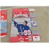 Image 4 : 4 Wayne Gretzky Hockey Cards & 3 Cereal Boxes